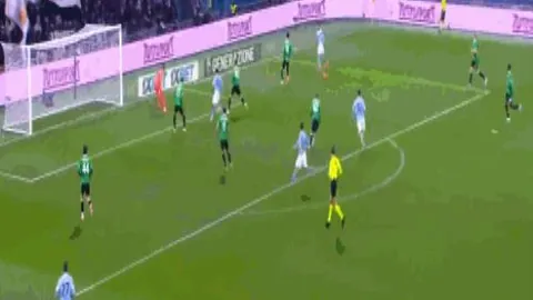 詹姆斯关键三分助湖人逆转鹈鹕，续写五连胜辉煌